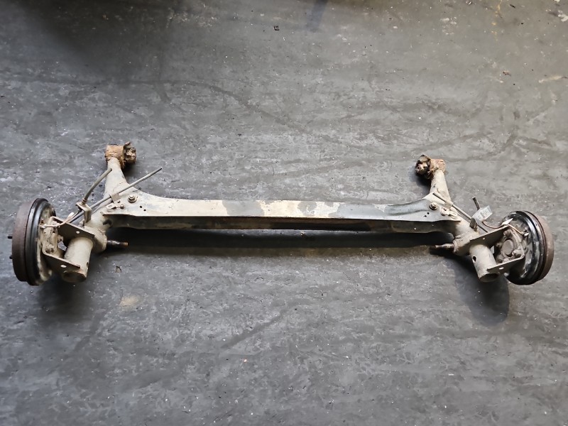 Tylna belka oś tył Toyota Corolla E12 1.8 VVTI USA