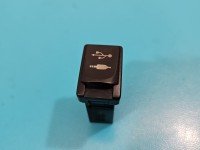 Gniazdo USB Toyota Yaris III 86190-0D030