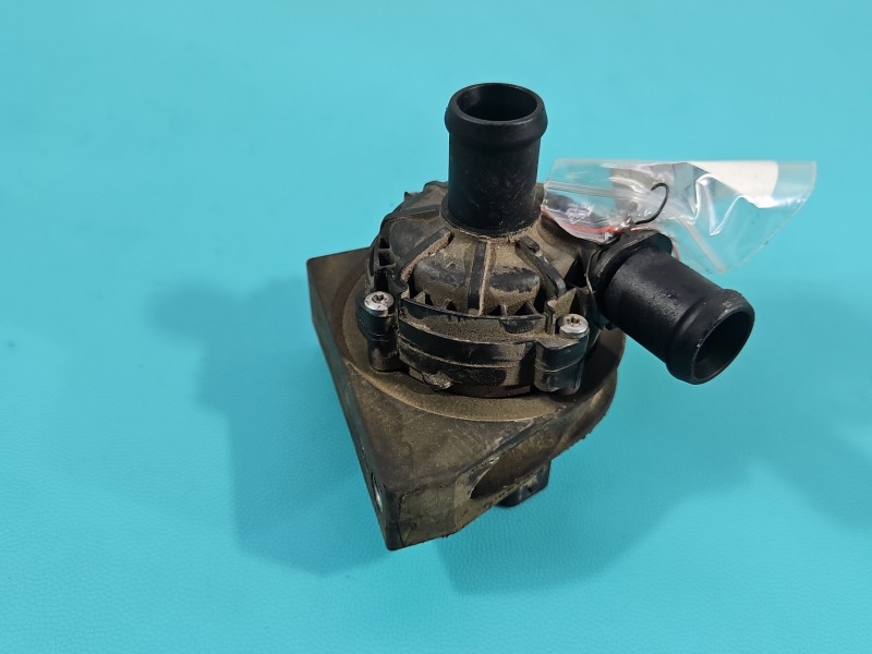 Pompka obiegu wody pompa Skoda Octavia III 1.5 TSI 0392023406, 2Q0965567
