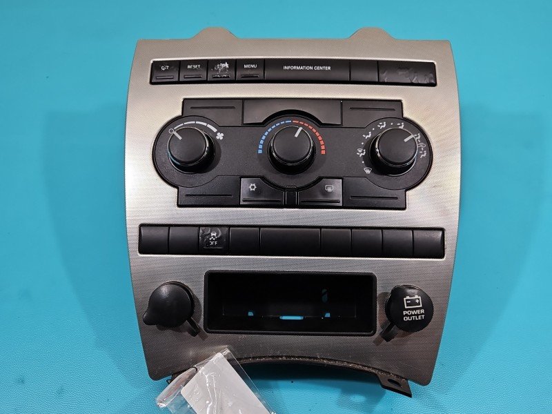 Konsola panel nawiewu Jeep Grand cherokee III WK P55037979AA, 5834060673, P56050153AF