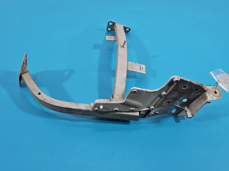 Mocowanie Europejska, BŁOTNIKA PRAWY PRZÓD uchwyt 4H0821234 AUDI A8 D4 4H