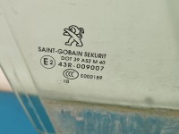 Szyba drzwi przód prawa pasażera Peugeot 308 II T9 2018R kombi