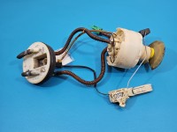 pompka Pompa paliwa Audi A4 B5 1.6 8v 8D0201319 Producent części: Audi, 4 PIN