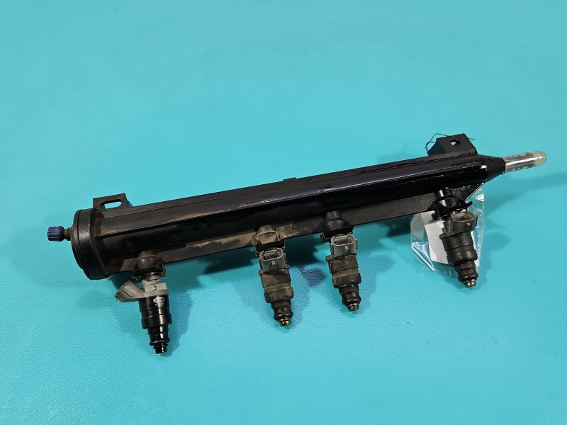 Wtryskiwacz listwa wtryskowa 06A133317AS Seat Leon II 1.6 SR 102KM