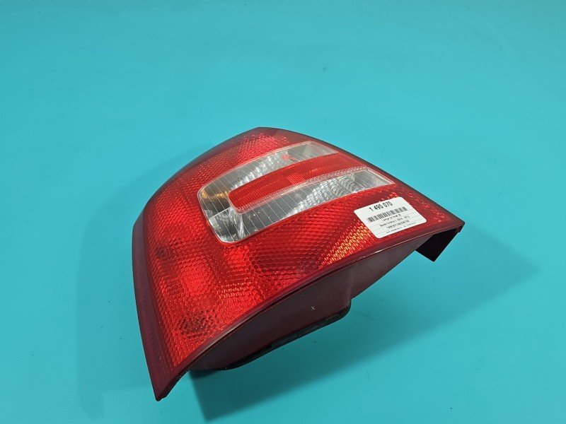 Lampa tył lewa Skoda Octavia II HB