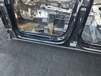 Próg lewy SŁUPEK ŚRODKOWY B AUDI Q7 II 4M HB 5d LC5M