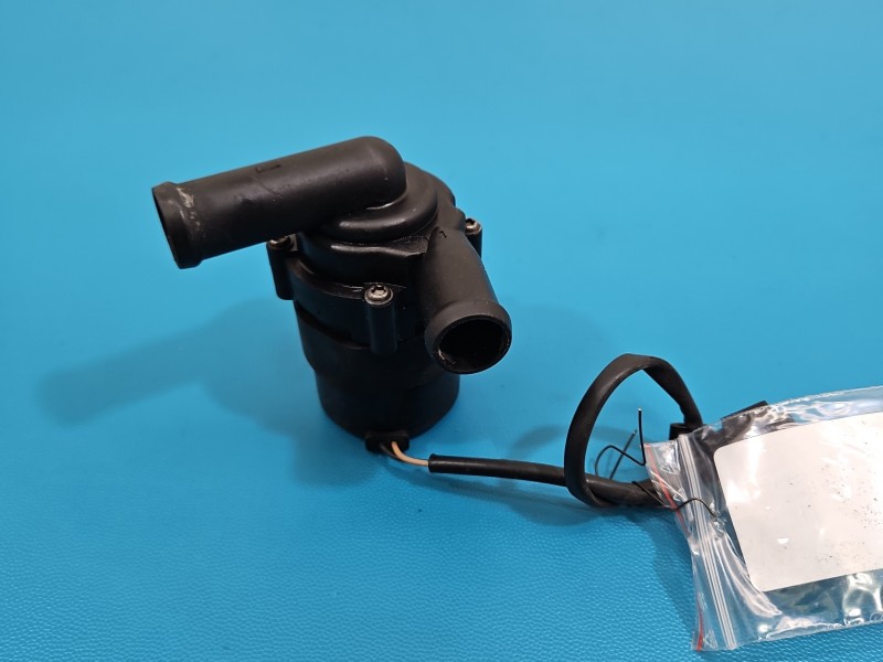 Pompka obiegu wody pompa Land Range Rover sport I L320 3.6 TD V8 368DT 9002986C