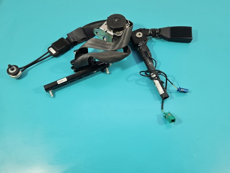 Pas bezpieczeństwa przód lewy kierowcy 39033225, 39033221, 13427748 Opel Corsa E EU