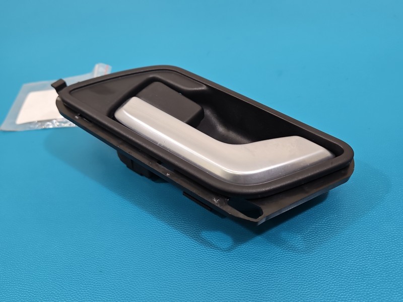 Klamka wewnętrzna tył lewa Land Range Rover sport I L320 5H32-22601-AD