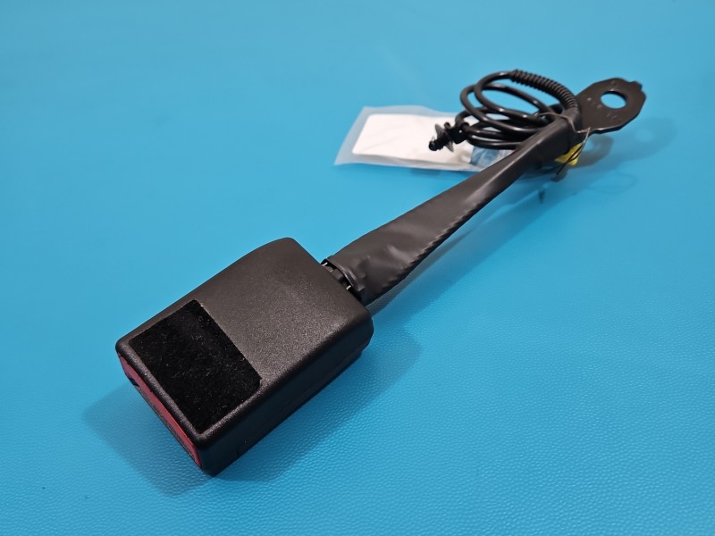 Pas bezpieczeństwa przód lewy kierowcy MERCEDES W176 EU