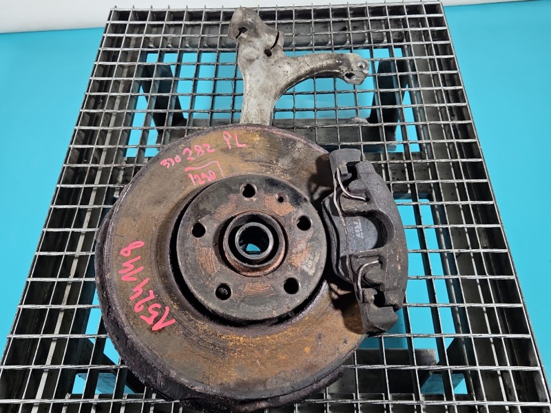 Zwrotnica lewa piasta przód 2.0 20v Audi A4 B6