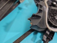 Podnośnik przód prawy Seat Ibiza IV 6J Producent części: Seat, Uszkodzone mocowanie. 6R0959802P 5d HB