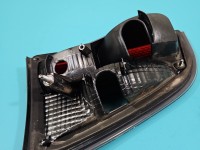 Lampa tył lewa Producent części: FORD, Z KLAPY zabrudzenia w środku Ford S-max I MK1 HB