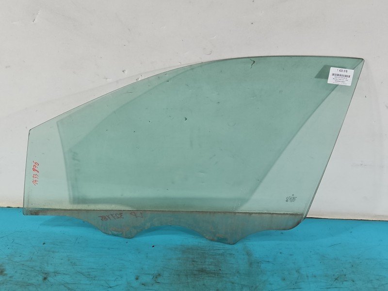 Szyba drzwi przód lewa Mercedes W246 HB