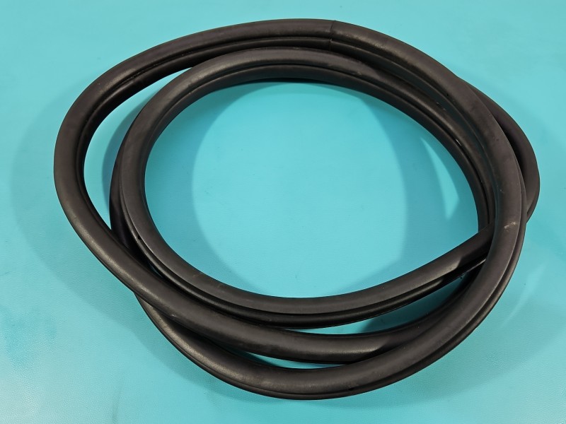 Uszczelka drzwi przód prawa bmw F30