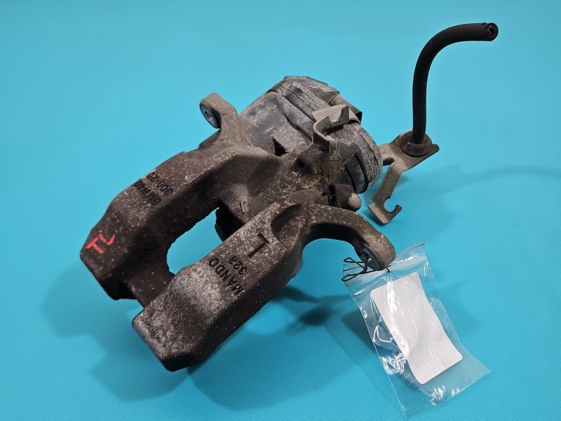 Zacisk tył lewy BMW G20 2.0 T (B48b20a) sedan