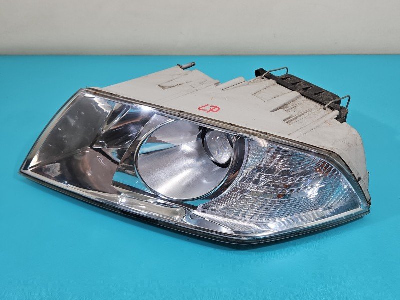 Reflektor lewy lampa przód Skoda Octavia II EUROPA Reflektor lewy lampa przód Skoda Octavia II EUROPA