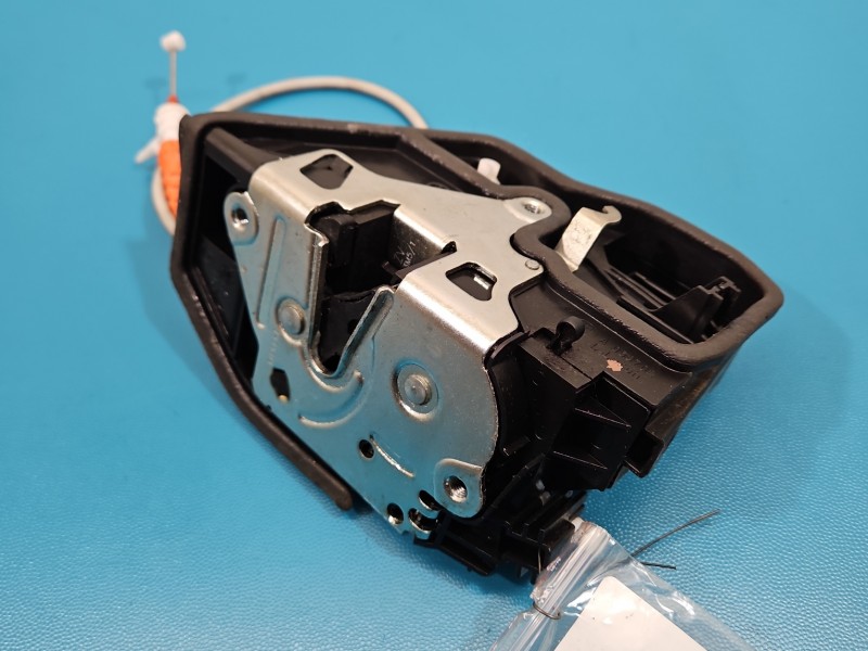 Zamek tył lewy A053702 Bmw F34 GT Producent części: BMW, 4pin