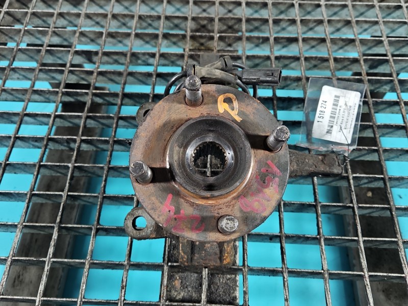 Zwrotnica prawa piasta przód 1.2 16v Nissan Micra K13