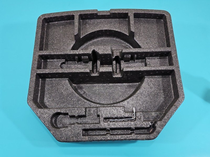 Wkład styropian bagażnika koła zapasowego Toyota Avensis III T27 64429-05020
