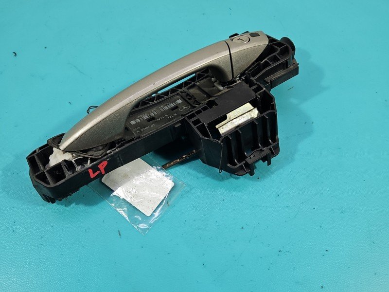 Klamka przód lewa zewnętrzna Mercedes GLK X204 08- A2047601534