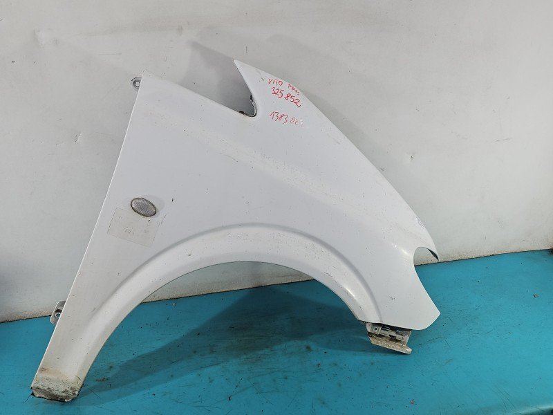 Błotnik przód prawy Mercedes Vito W639 biały 9147