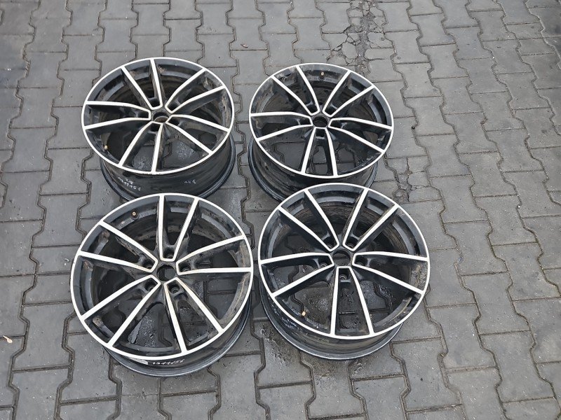 Felga aluminiowa 18" komplet alufelgi felgi Vw Passat CC Felga aluminiowa 18" komplet alufelgi felgi Vw Passat CC