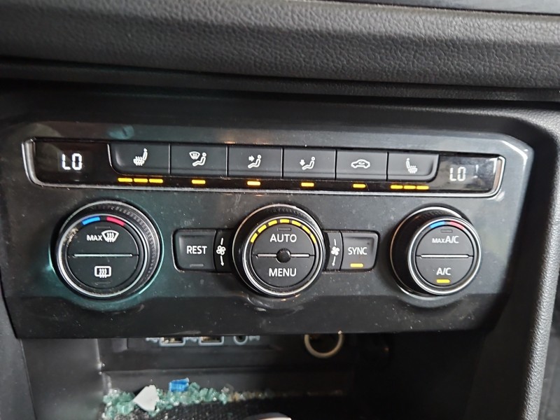 Konsola panel nawiewu Vw Tiguan II 16- 5NA907044AE