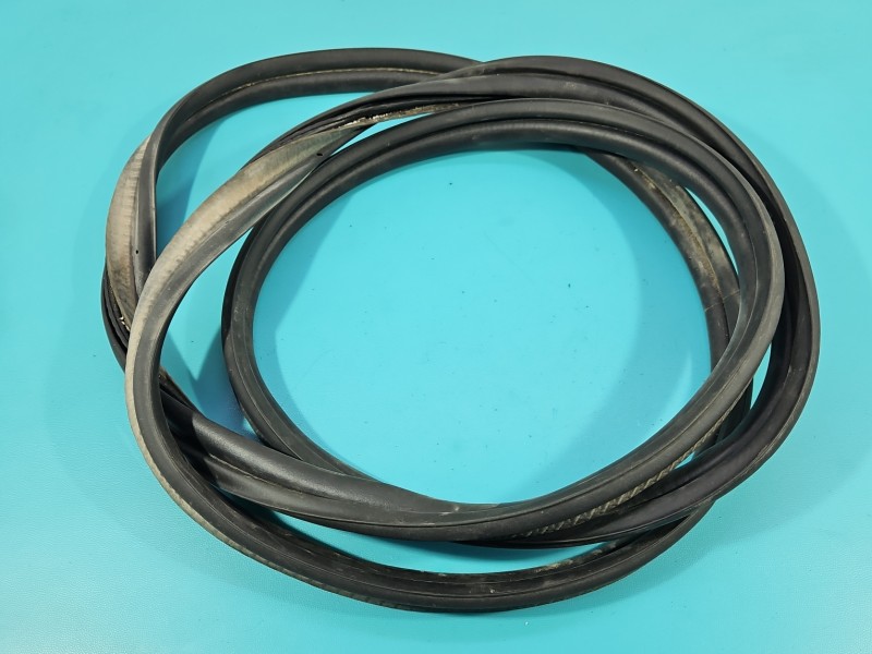 Uszczelka klapy Ford Focus Mk4