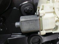 Podnośnik przód lewy SZYBY WINDA A2469065100 INFINITI QX30 H15 16-19 5d HB