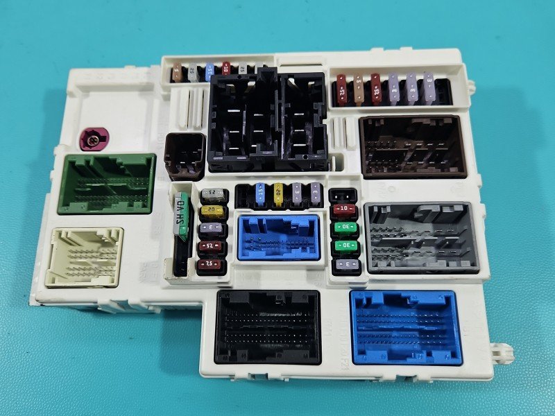 Skrzynka bezpieczników Opel Astra VI L 9851622580, 985162258000