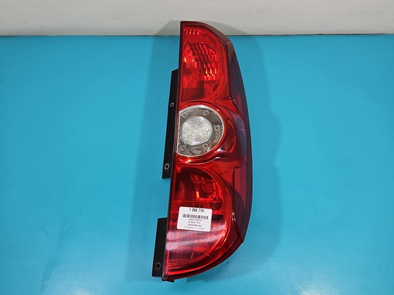 Lampa tył prawa Fiat Doblo II HB