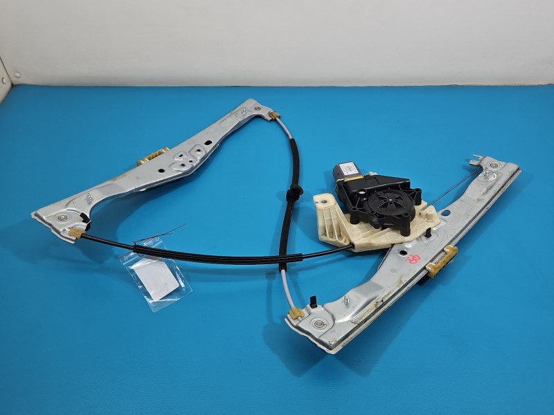 Podnośnik przód prawy SZYBY WINDA Citroen C4 Cactus 14-20 CITROEN, 2 PIN 9674252480, 0130822570 5d HB