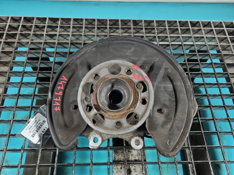 Piasta koła tył prawa zwrotnica łożysko Mercedes W205 2.0 16V Piasta koła tył prawa zwrotnica łożysko Mercedes W205 2.0 16V