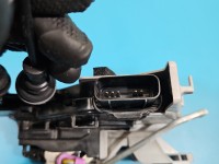 Zamek przód lewy 81310-J5000 Kia Stinger EUROPA Producent części: KIA, 5pin