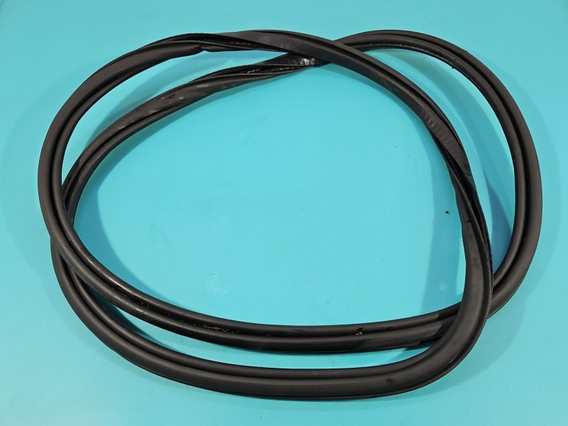 Uszczelka drzwi przód prawa Volvo S90 II 16-