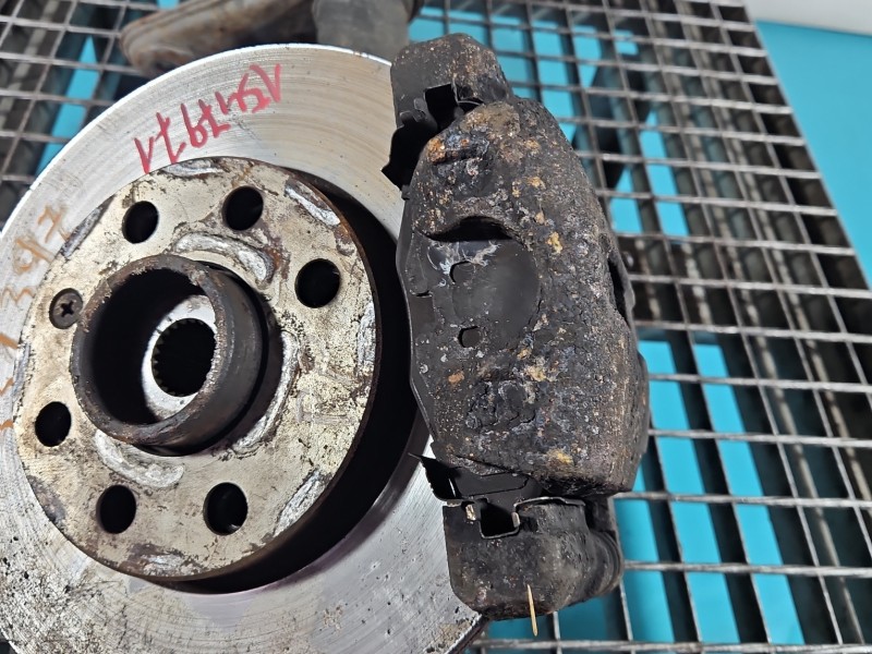 Zacisk przód prawy Daewoo Lanos 1.5 8V wiel