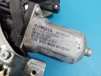 Podnośnik przód lewy SZYBY WINDA 85720-0D360, 85702-02020 Toyota Yaris III Waga produktu z opakowaniem jednostkowym: 3 kg,...