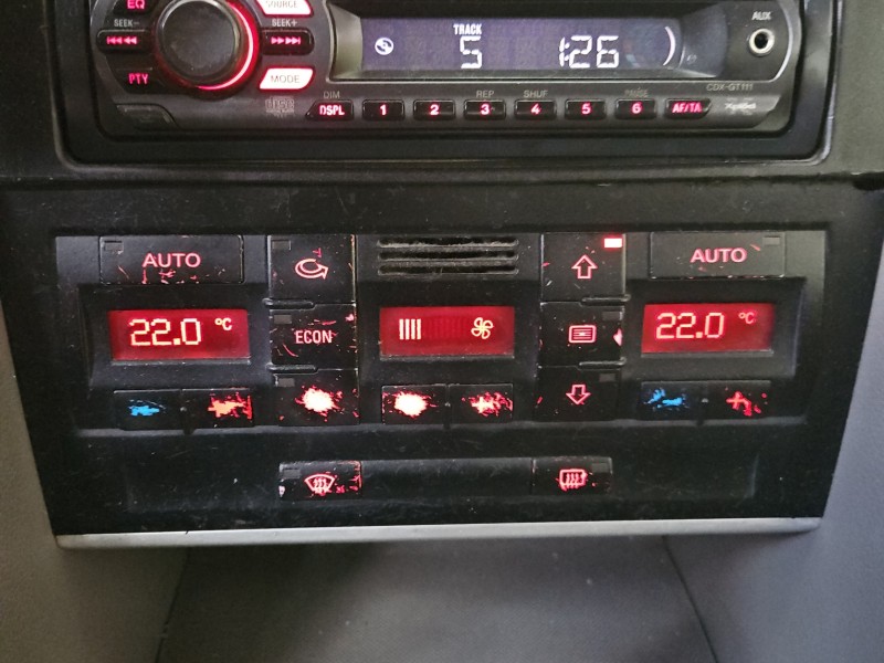 Konsola panel nawiewu Audi A4 B6 8E0820043