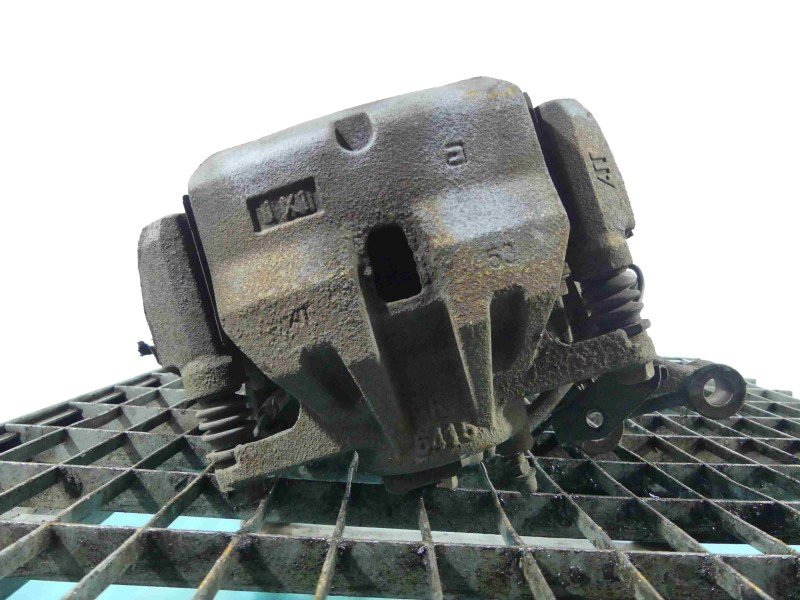 Zacisk przód prawy Toyota Estima III 06-19 2.4 vvti