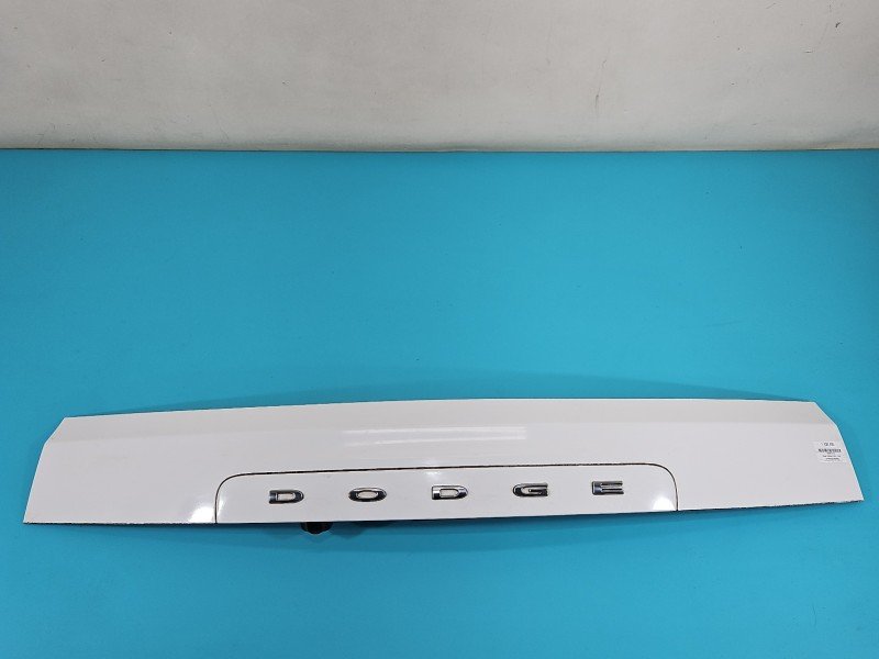 Blenda tył klapy Dodge Caravan V 07-20 bialy PW7 Blenda tył klapy Dodge Caravan V 07-20 bialy PW7