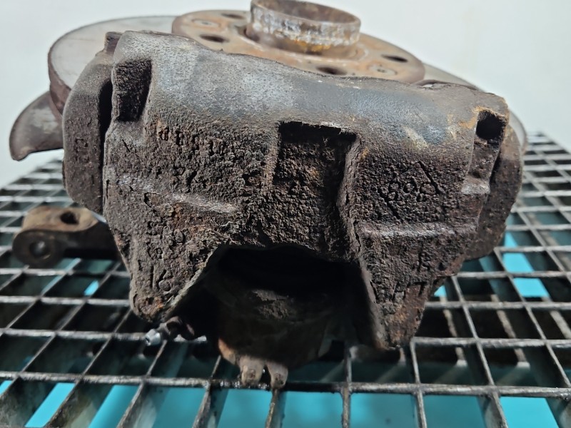 Zacisk przód lewy Renault Megane III 1.4 TCE