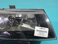 Reflektor prawy lampa przód Mitsubishi Carisma EUROPA