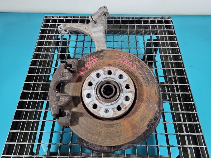 Zwrotnica prawa piasta przód 2.0 tdi Audi A4 B7 Zwrotnica prawa piasta przód 2.0 tdi Audi A4 B7