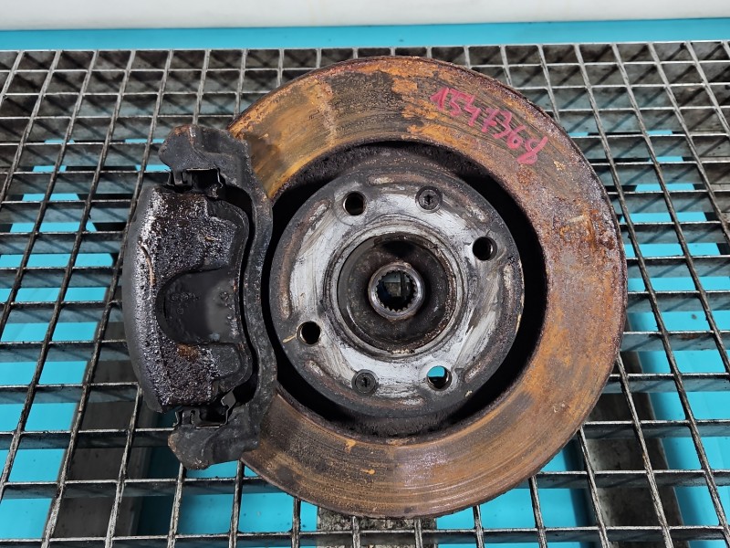 Zwrotnica lewa piasta przód 1.4 hdi Peugeot 208 I