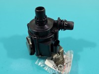 Pompka obiegu wody pompa BMW X5 F15 3.0d 8511748