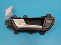 Klamka wewnętrzna przód lewa AUDI A4 B8 8K0837019