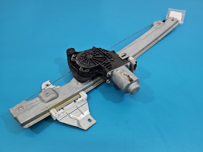 Podnośnik przód prawy SZYBY WINDA CITROEN DS4 15-20 Producent części: DS, Europejska, 6pin. Lekkie pęknięcie mocowania szyby...