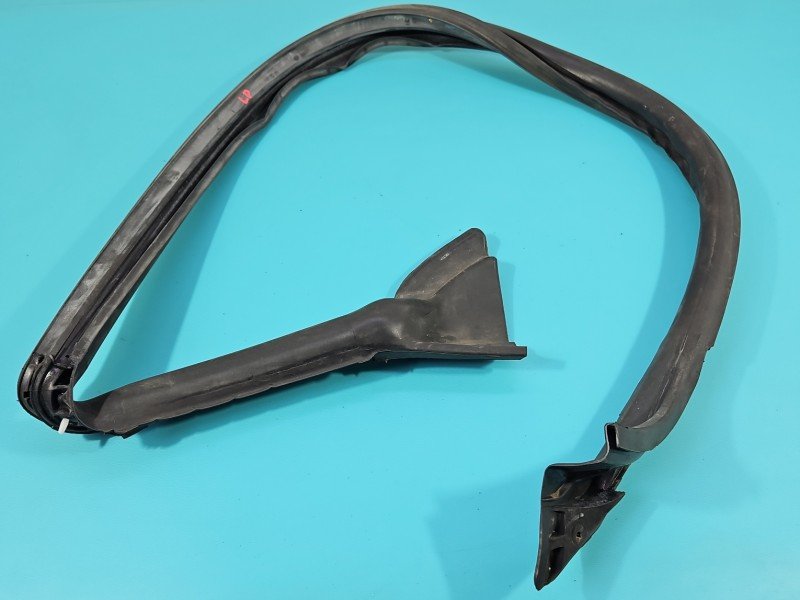 Uszczelka drzwi przód lewa Ford Mustang V 04-14 Uszczelka drzwi przód lewa Ford Mustang V 04-14