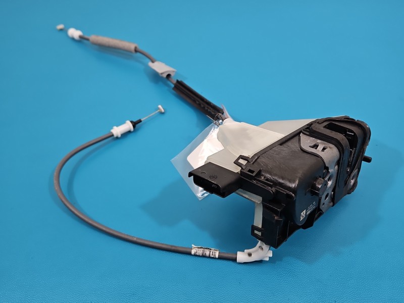 Zamek przód prawy 305588, 16944084 Peugeot 2008 II EUROPA Peugeot, 6 PIN